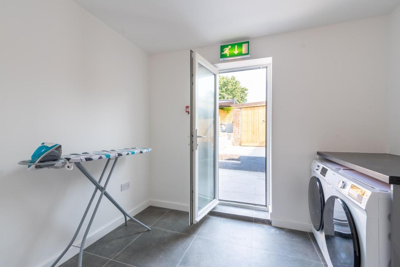 Exquisite Cardiff Apartments- With Garden Lounge & Games Room Eksteriør bilde