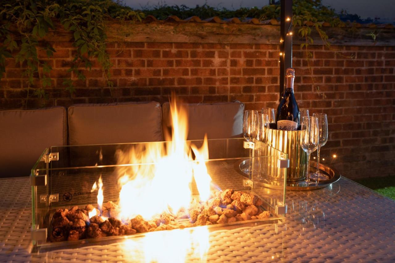 Exquisite Cardiff Apartments- With Garden Lounge & Games Room Eksteriør bilde