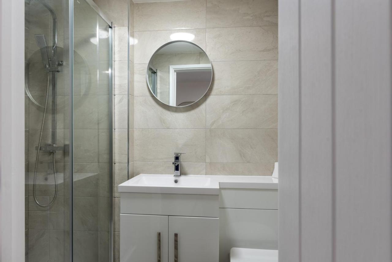 Exquisite Cardiff Apartments- With Garden Lounge & Games Room Eksteriør bilde