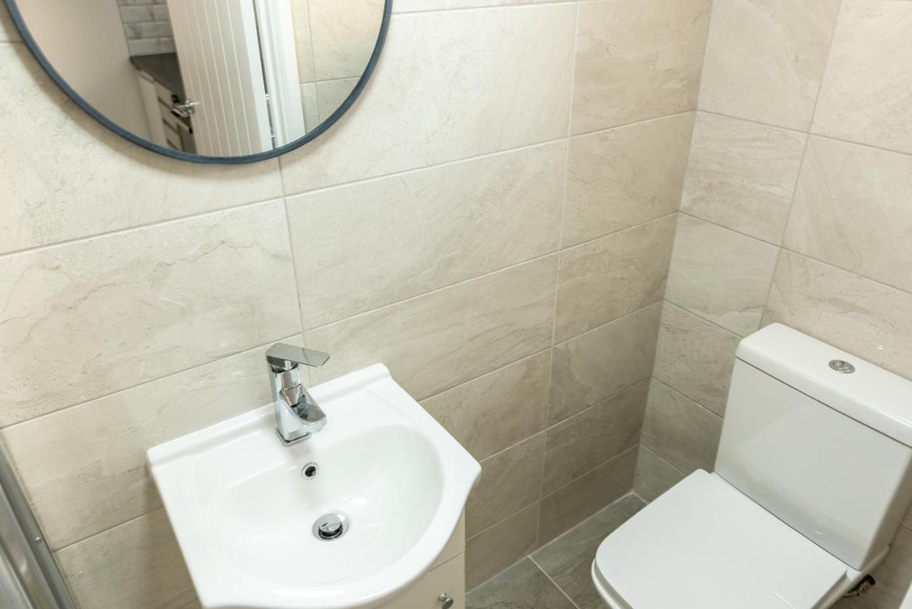 Exquisite Cardiff Apartments- With Garden Lounge & Games Room Eksteriør bilde