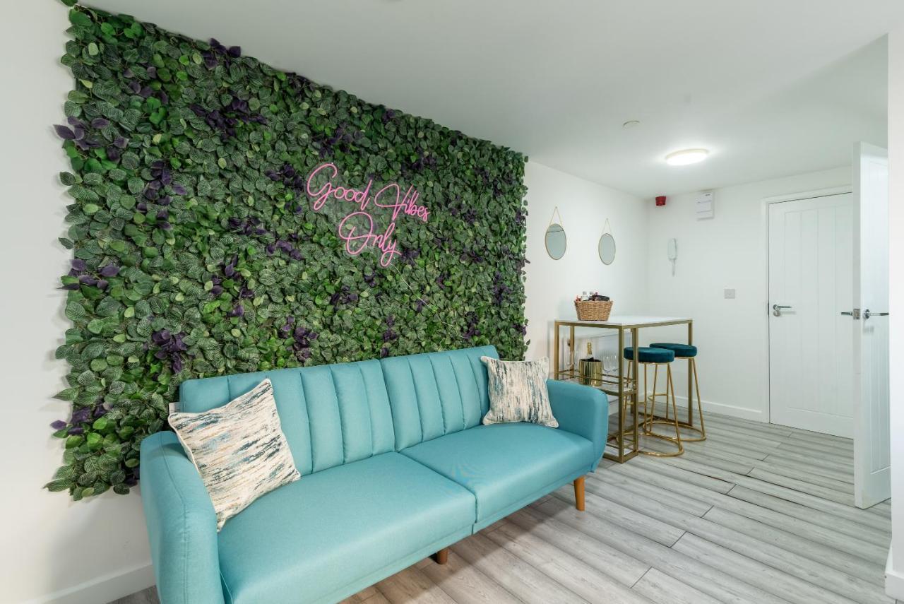 Exquisite Cardiff Apartments- With Garden Lounge & Games Room Eksteriør bilde